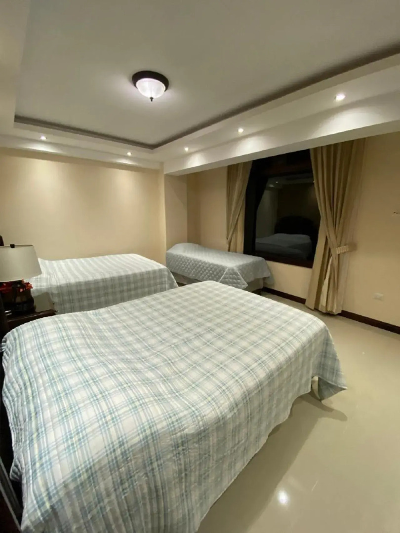 Torres de Atitlan 4 Bdrm-3 Bthrm Full Floor - for 10 people