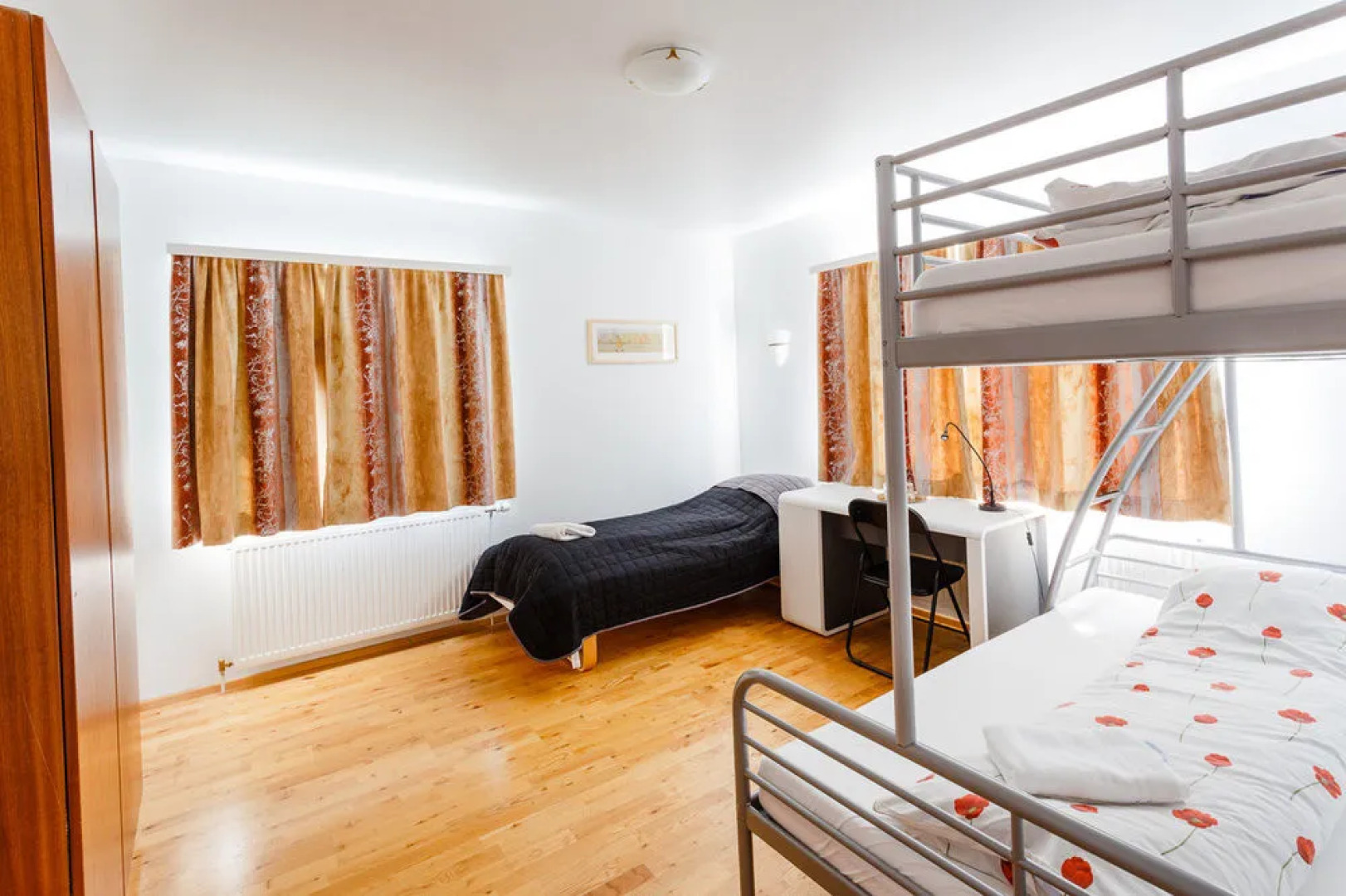 Hellisholar Guesthouse