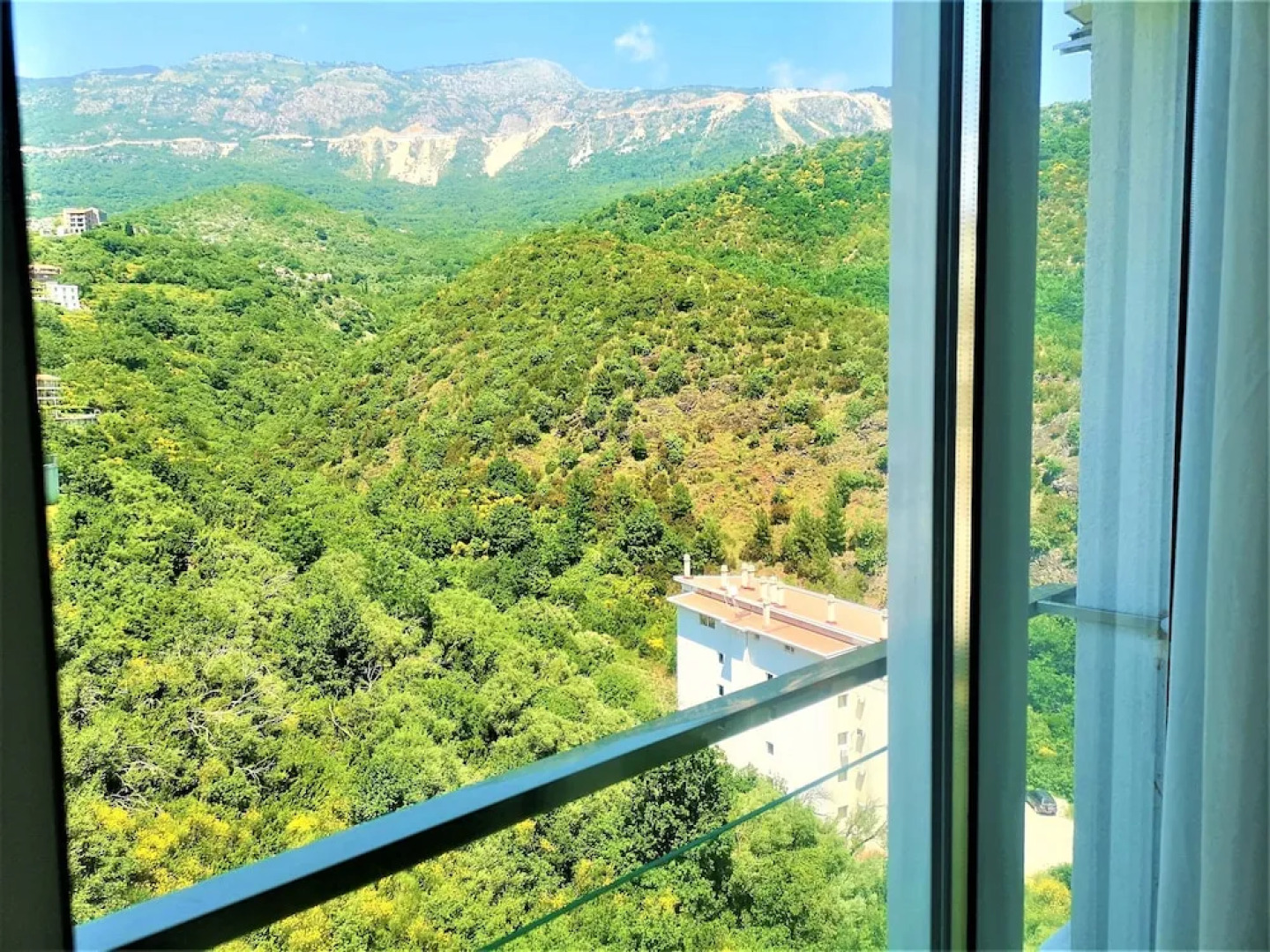 Seaview Brandnew Apartment in Spa Resort Budva