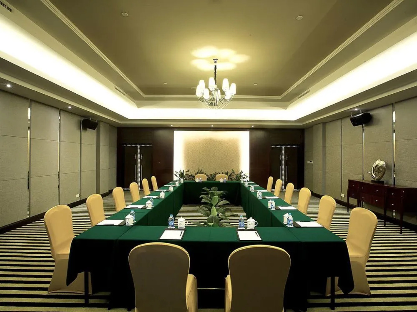 Country garden wave bay phoenix hotel