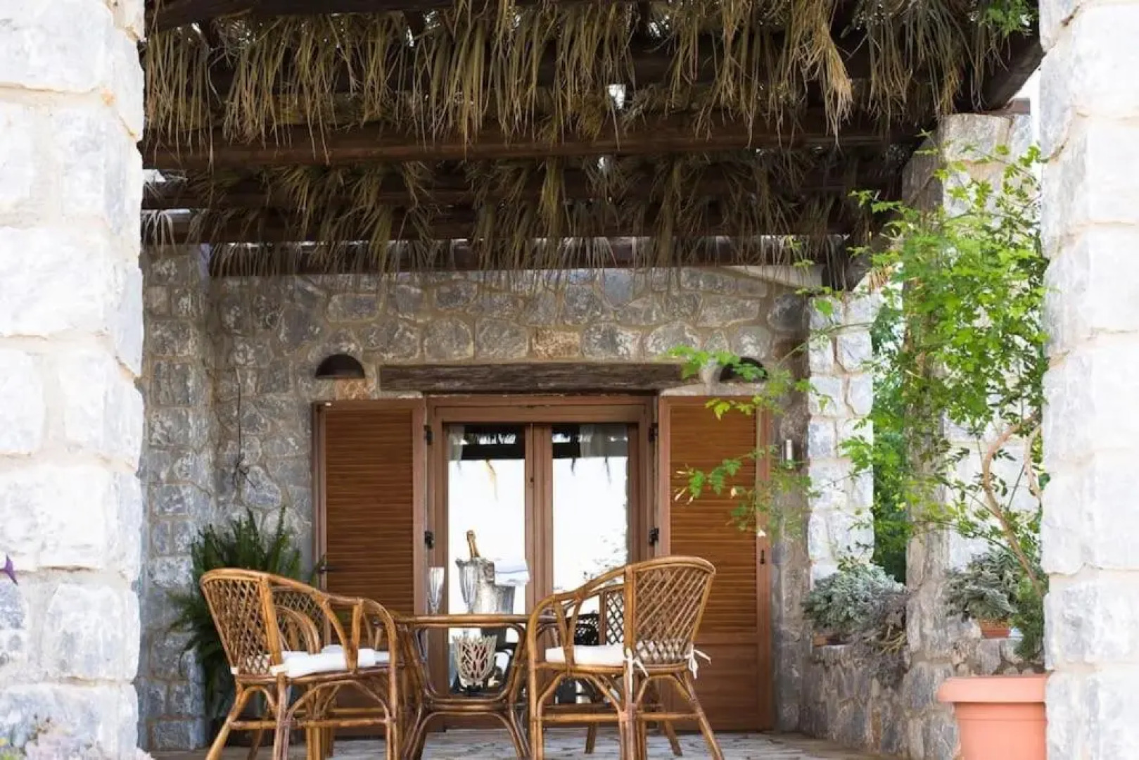 Seafront Luxury Villa w 5-en Suite BR BBQ