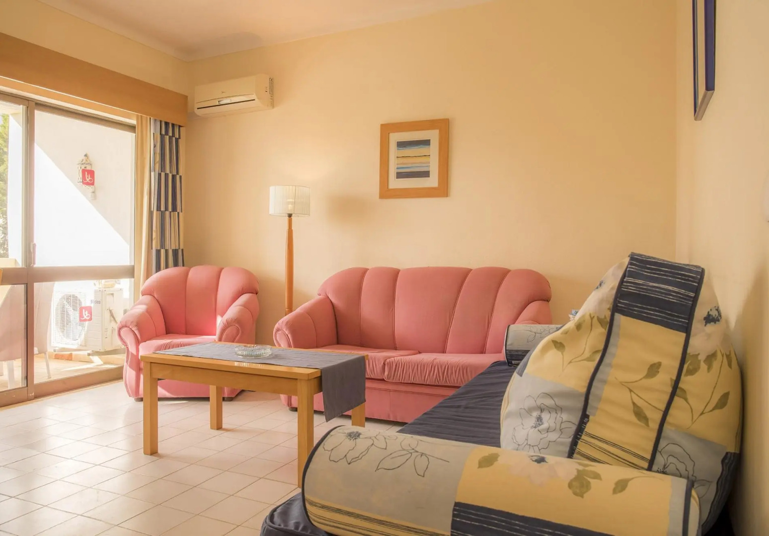 A27 - Secluded Apartment 2 Minutes from the Center