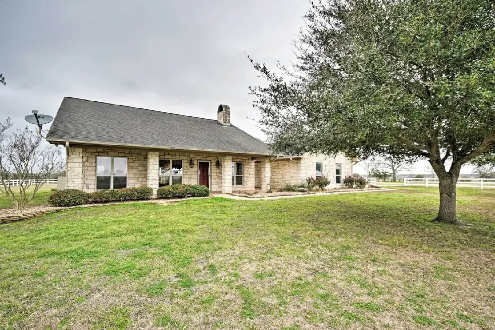 Pet-friendly Flatonia House w/ Patio & Gazebo!