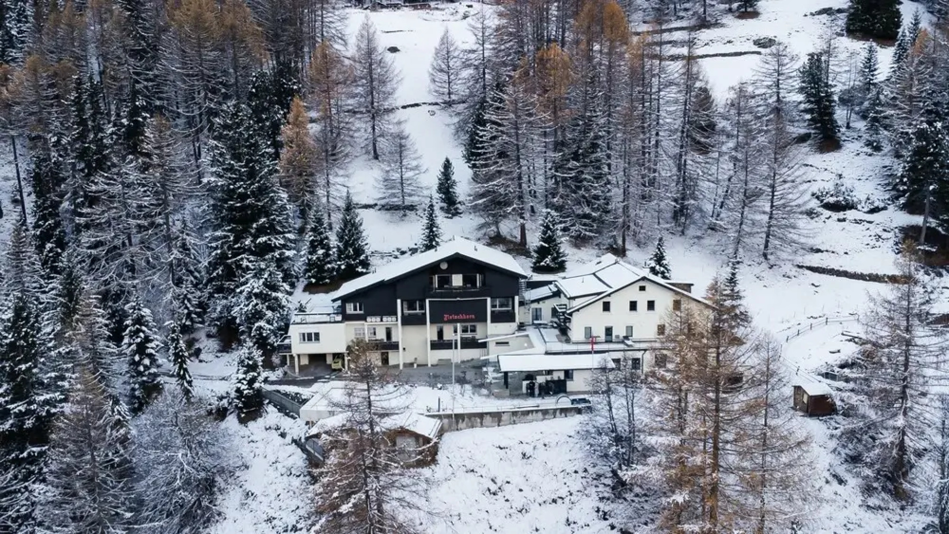 Waldhotel Fletschhorn - Panoramic Retreat in Saas Fee