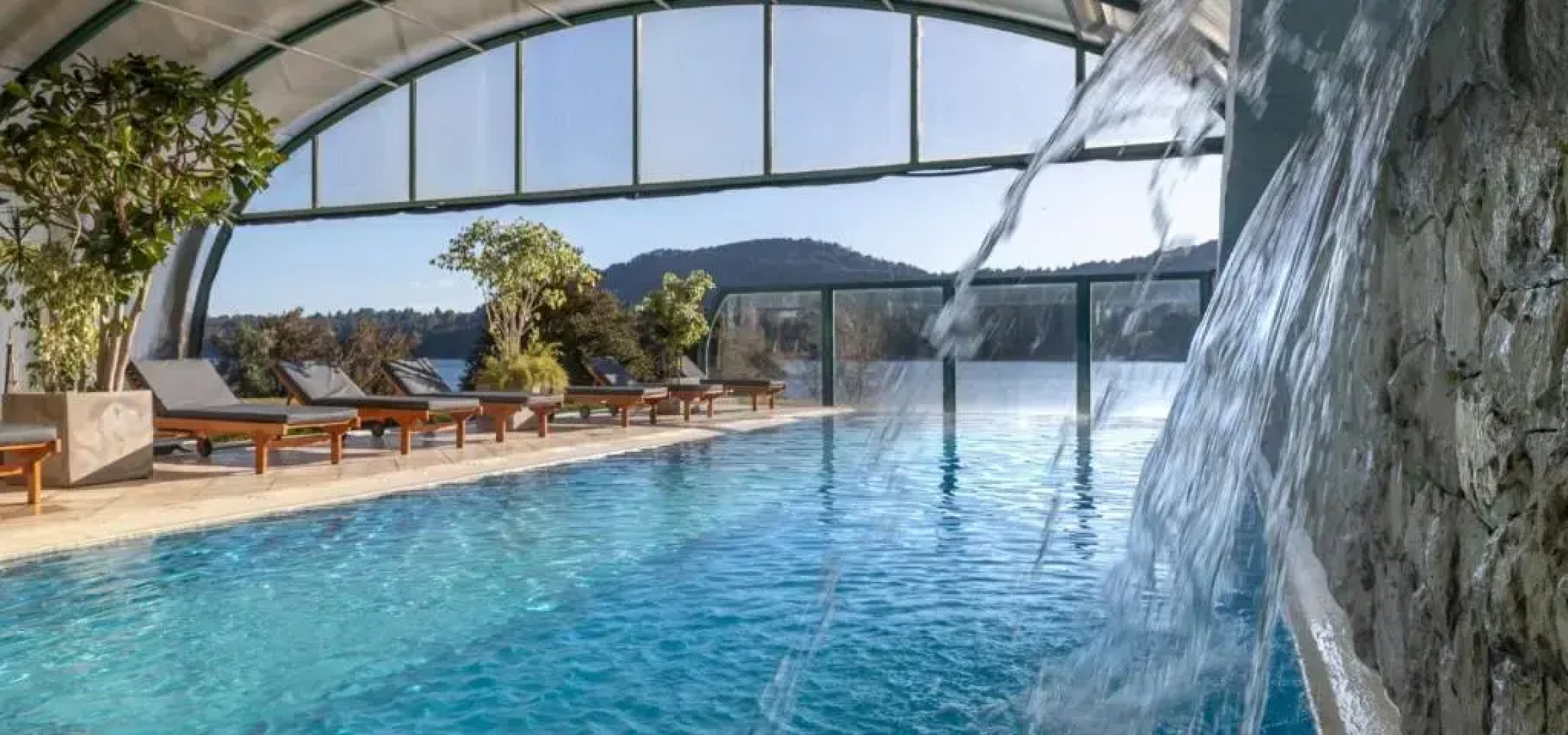 Puerto Pireo Apart Hotel & Cabañas