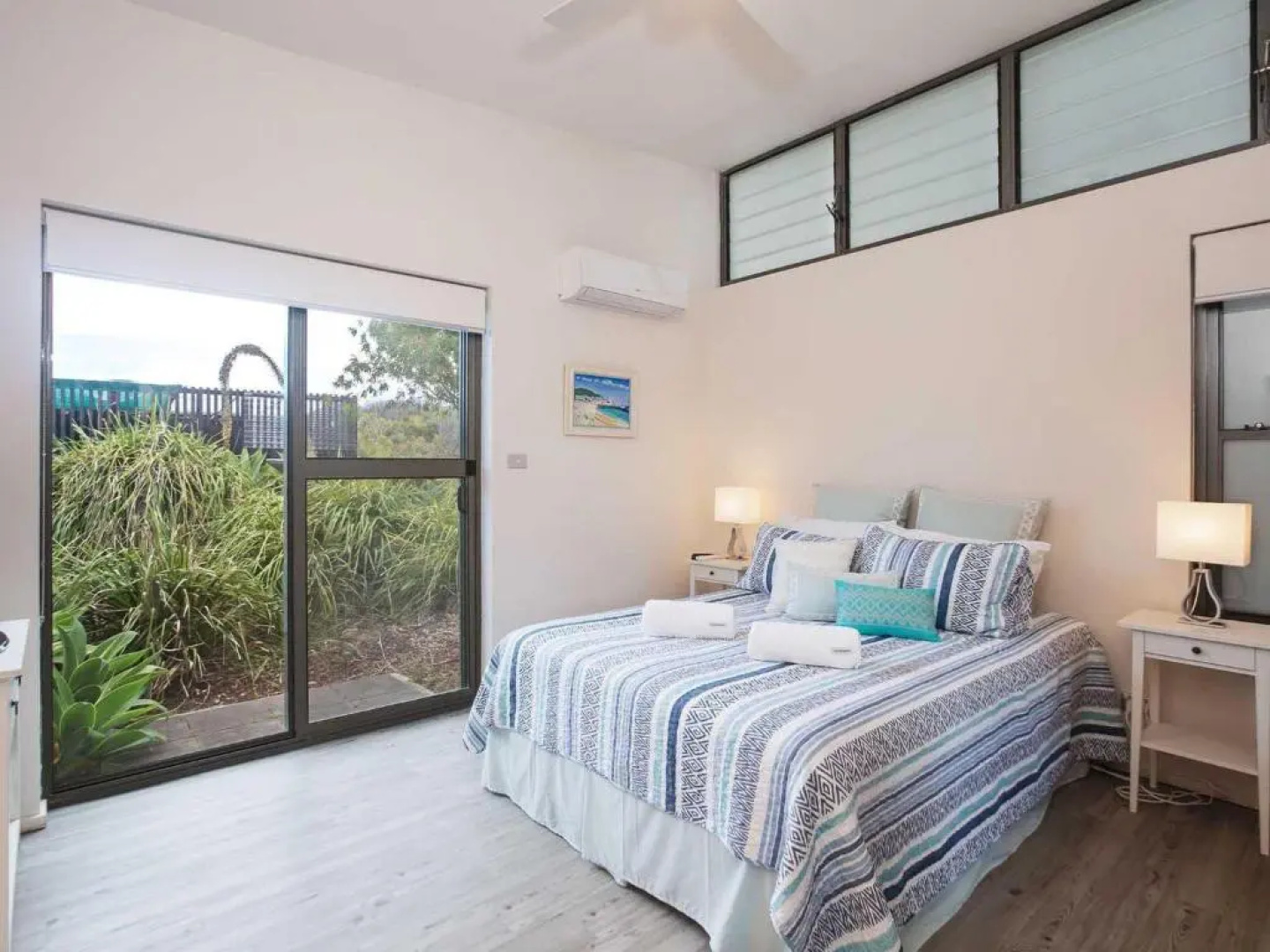 Beach House 7' 26 One Mile Close - air conditioned, wifi, foxtel, linen