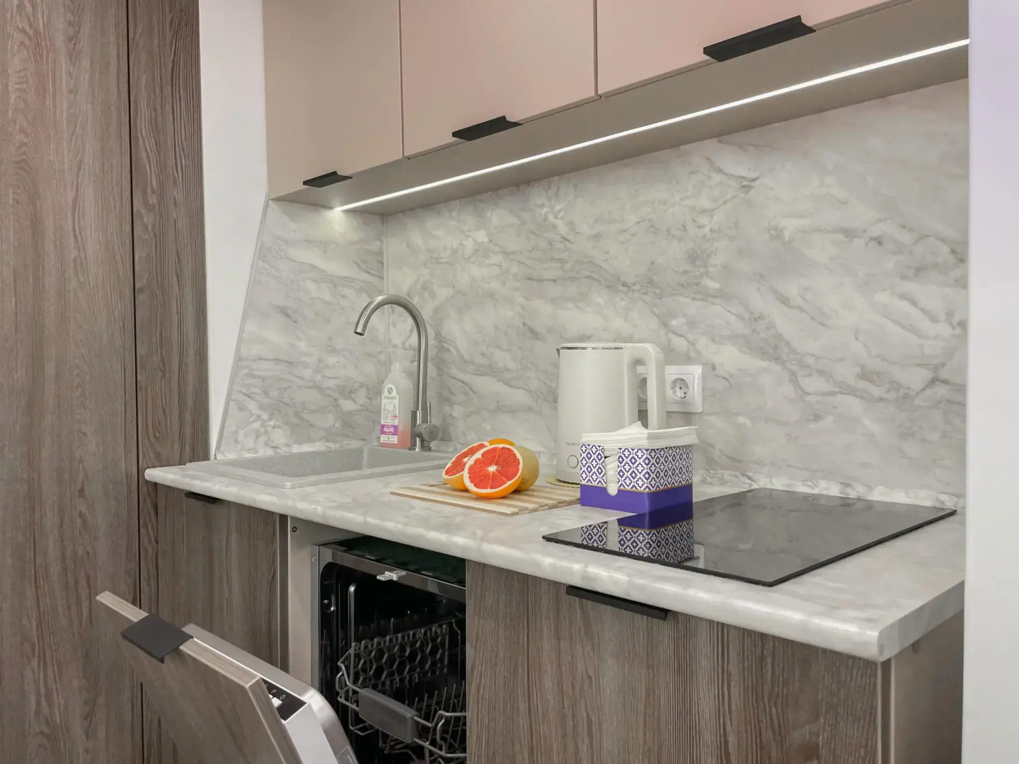 Апартаменты на Нижняя Первомайская 64