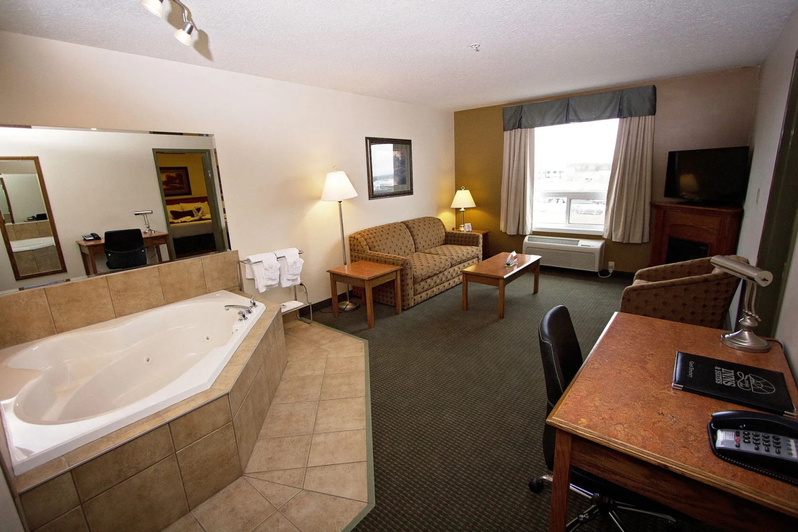 Service Plus Inns & Suites Drayton Valley