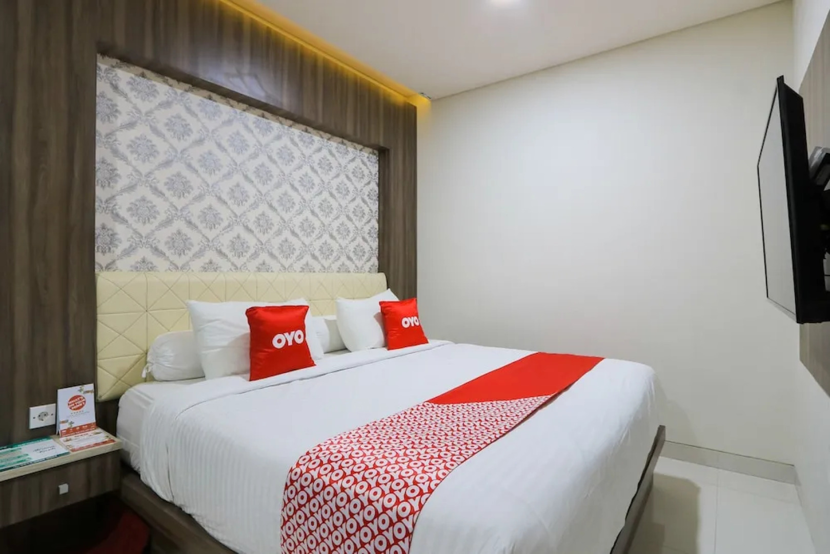 OYO 2267 Albani's Family Residence