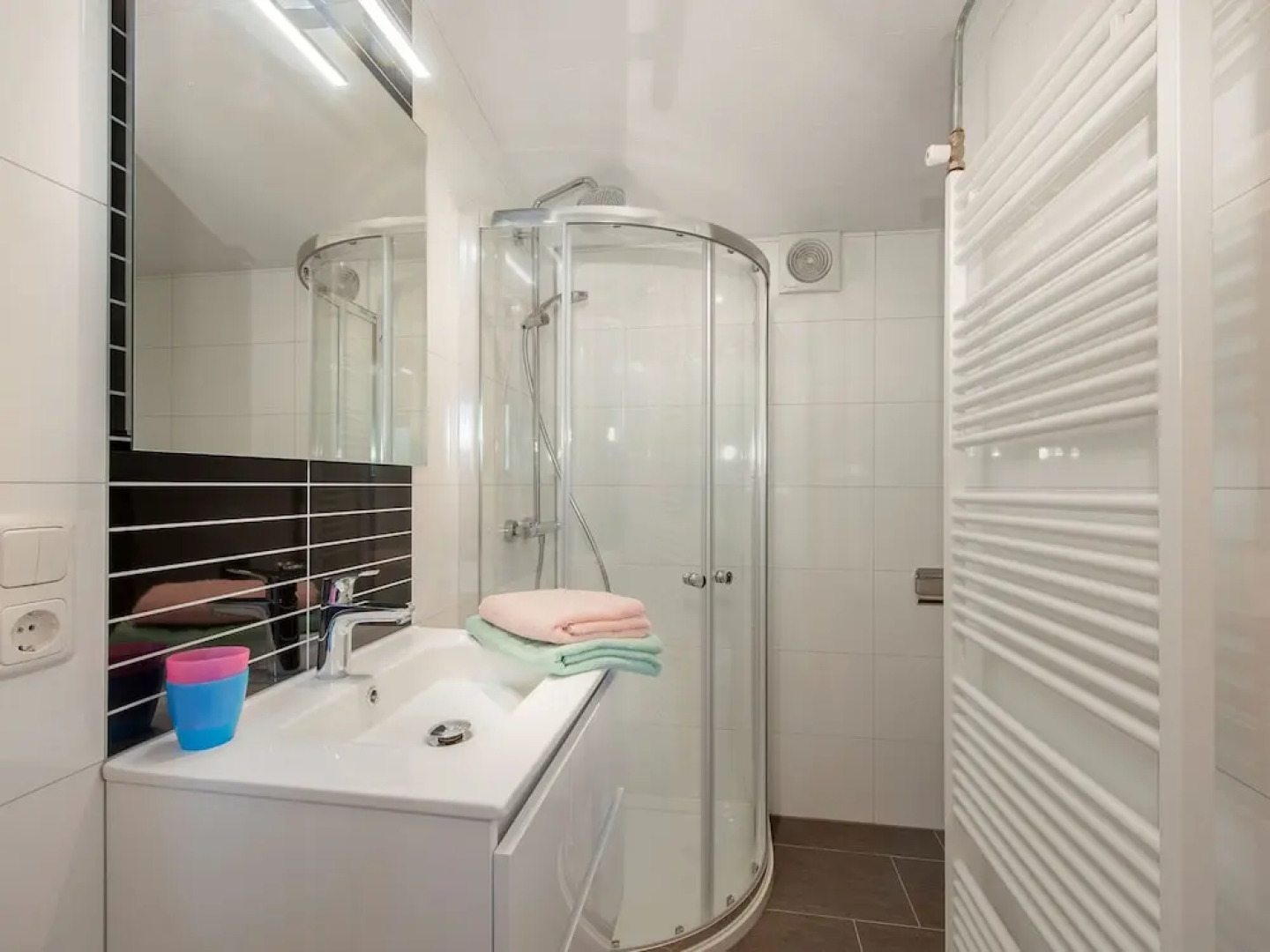 Cozy Wooden Chalet in Pedestrian Area