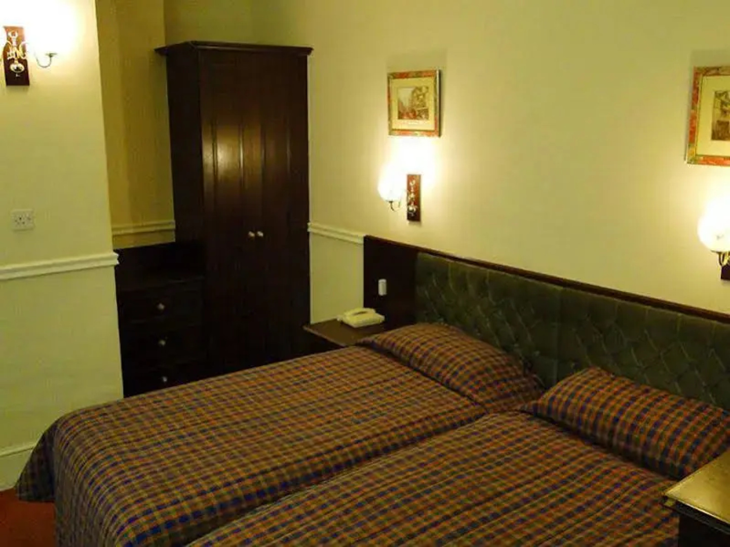 Hallam Hotel
