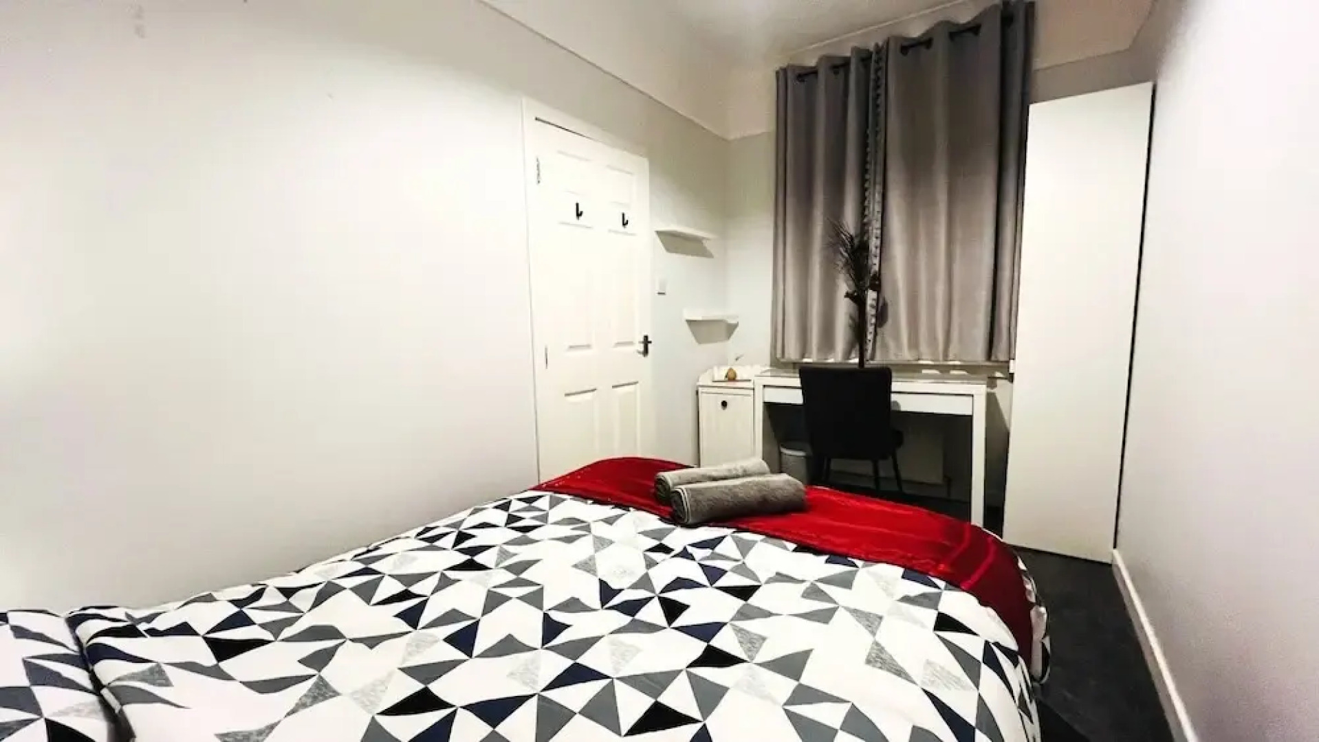 Luxury Entire Holiday Apartment - Self Checkin & Checkout