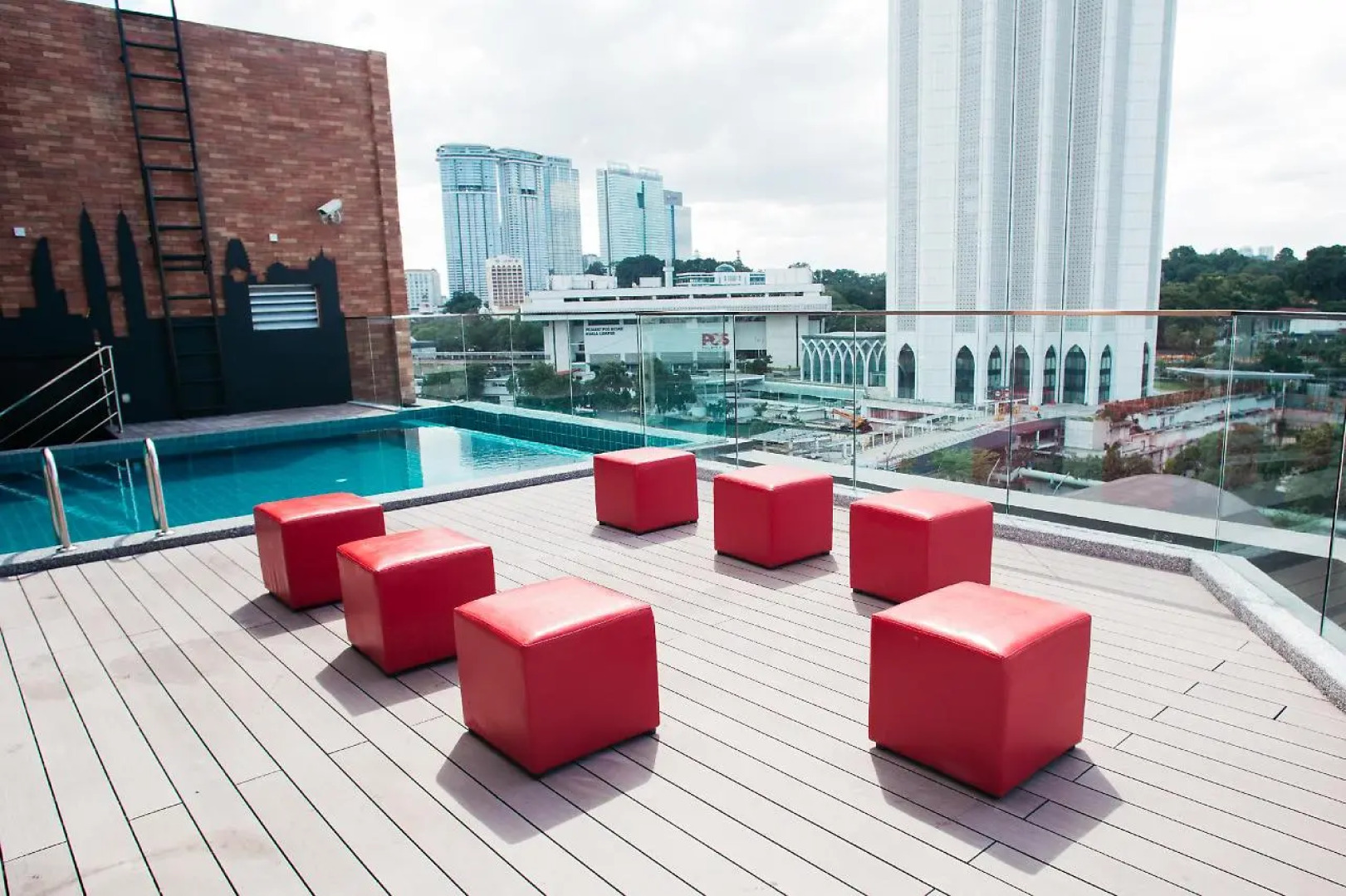 Santa Grand Hotel Central Market