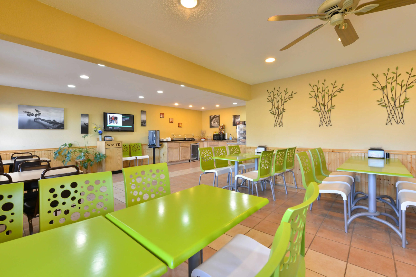 Americas Best Value Inn Wall