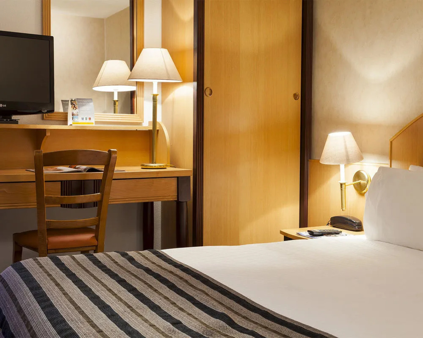 hotelF1 Bretigny Sur Orge