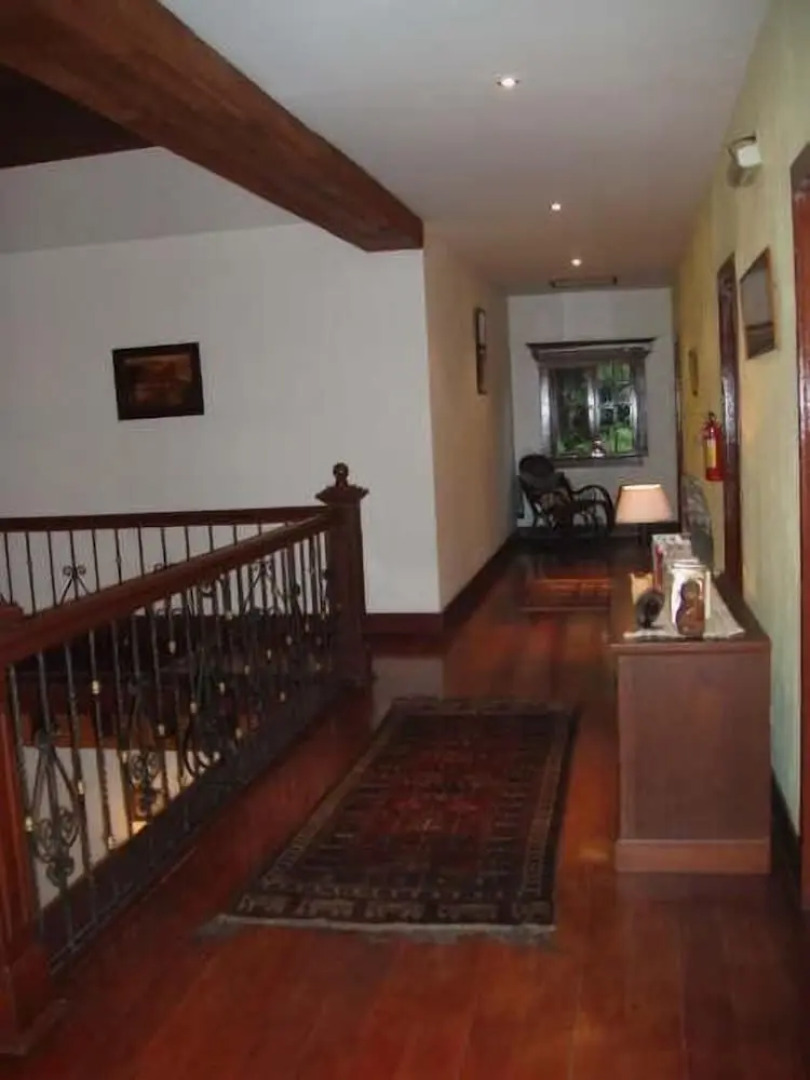 Las Flores Country & Beachside Hotel