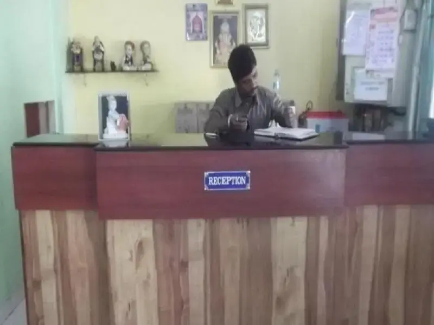 Hotel Anuradha Palace