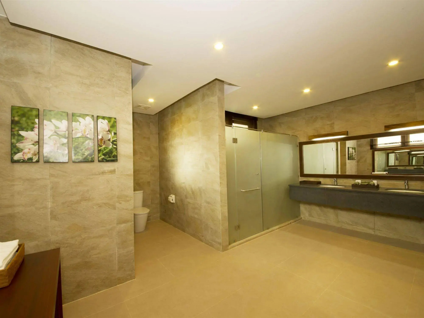 Emerald Palace Hotel