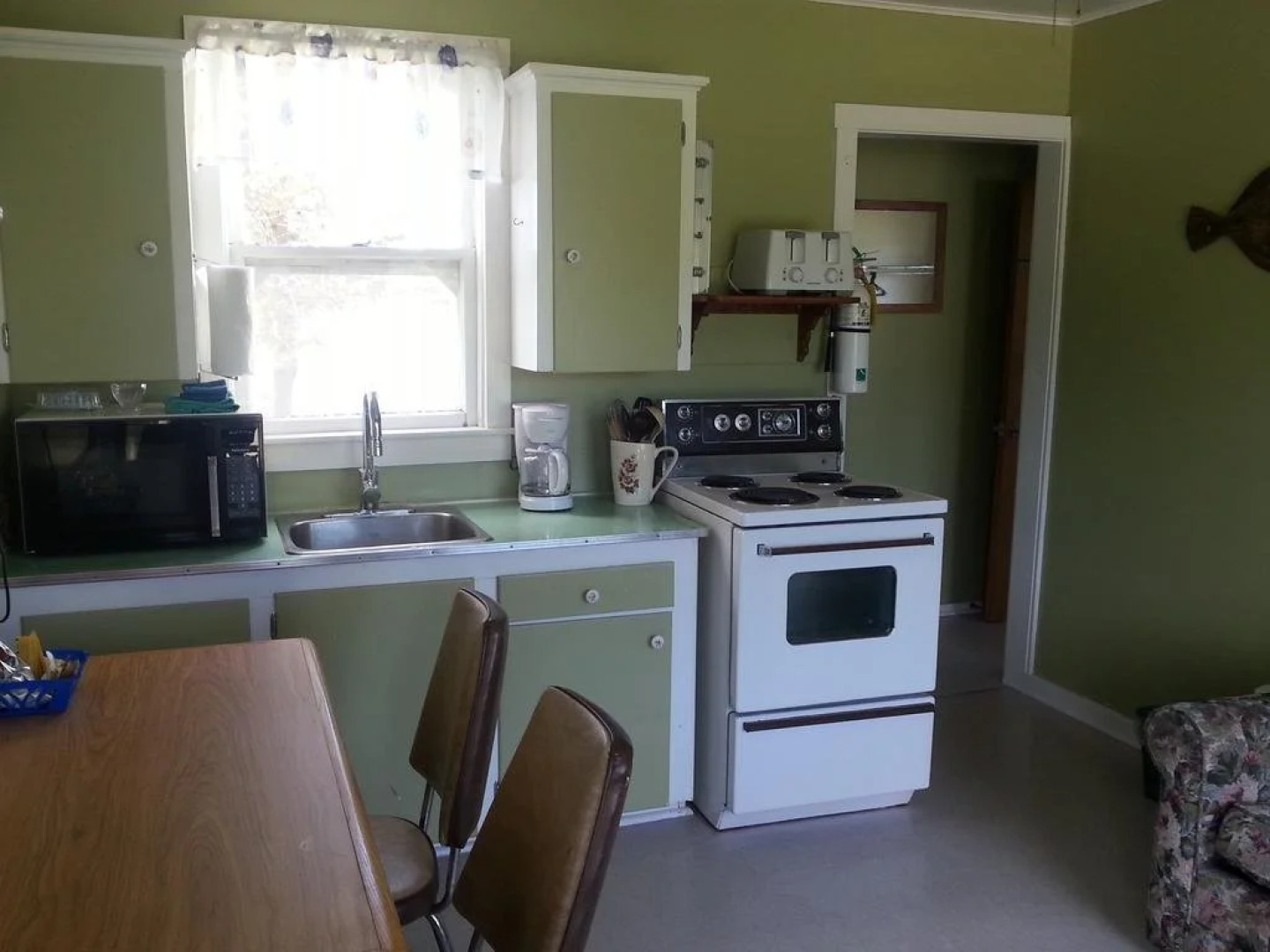 Lily Front Motel & Cottages