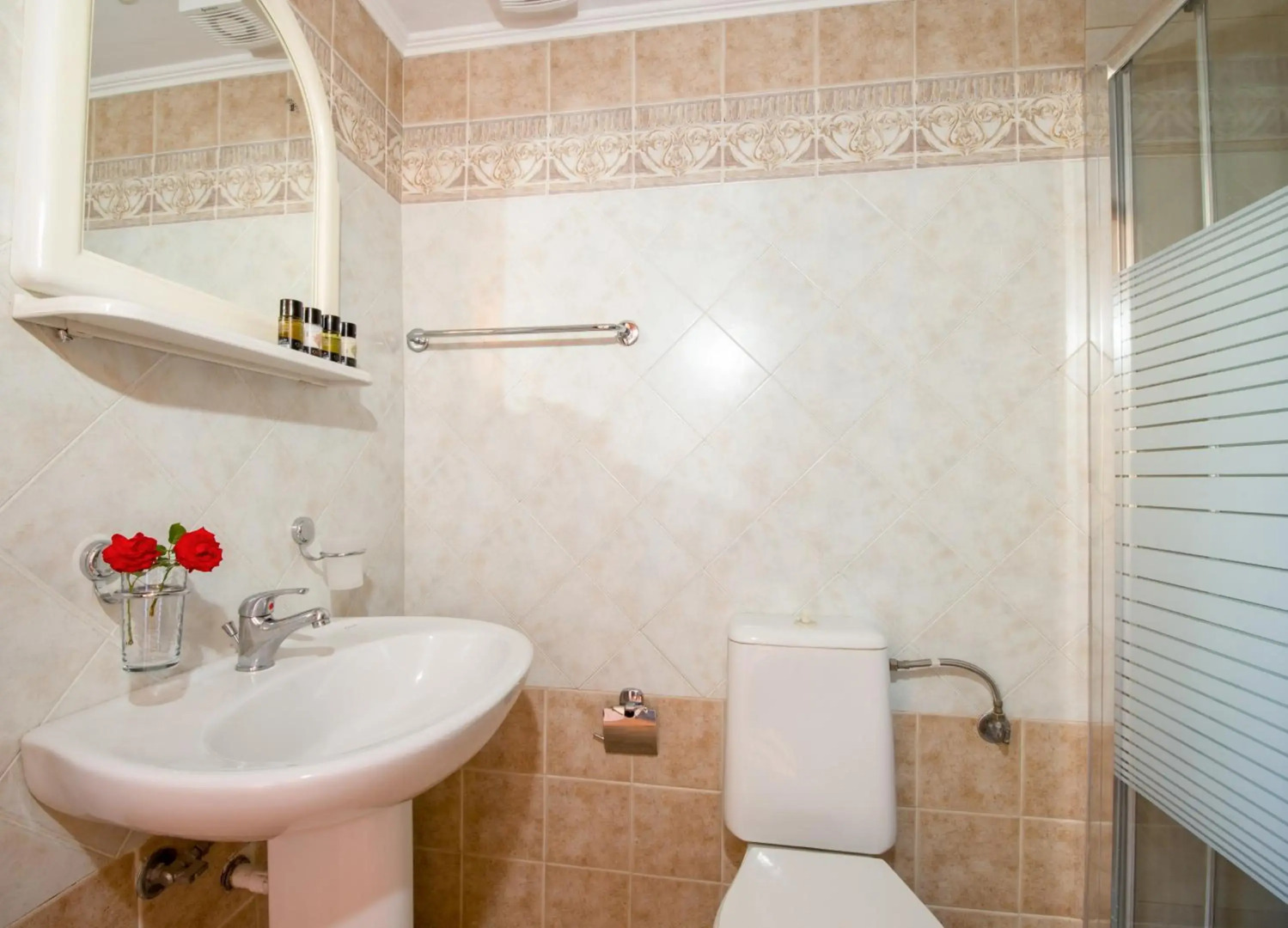 Skandalis Traditional Suites