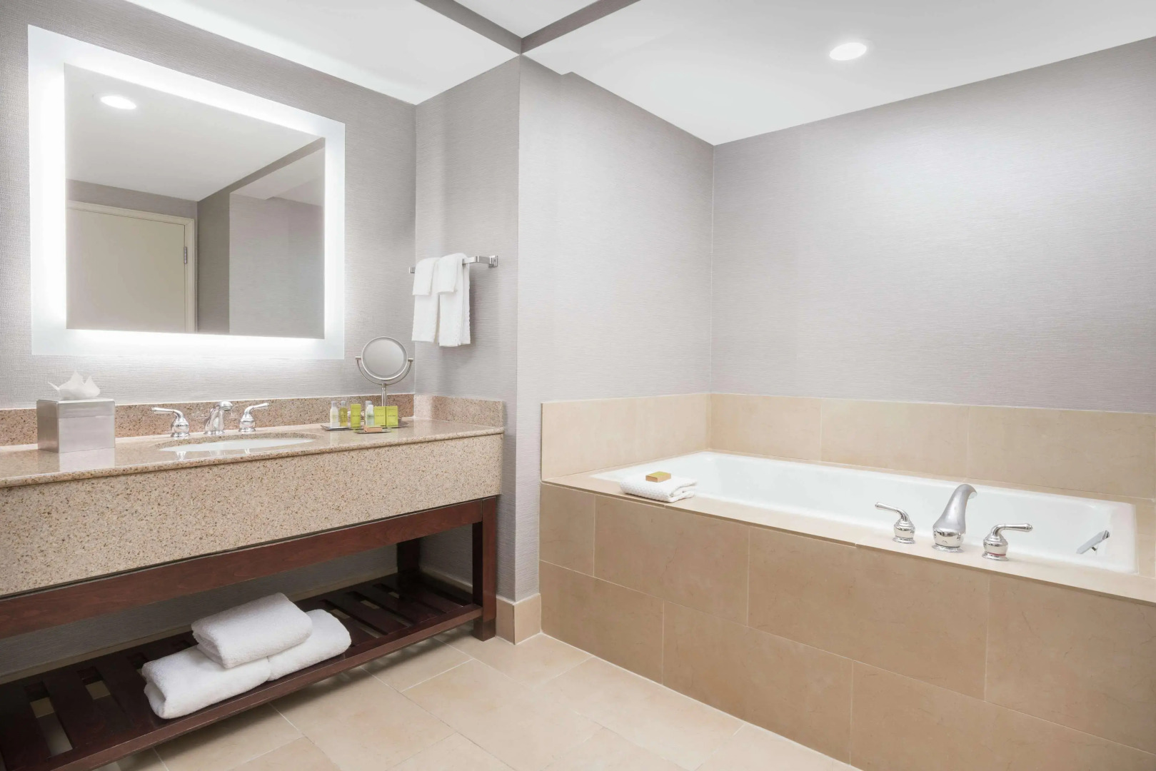 DoubleTree by Hilton Colorado Springs