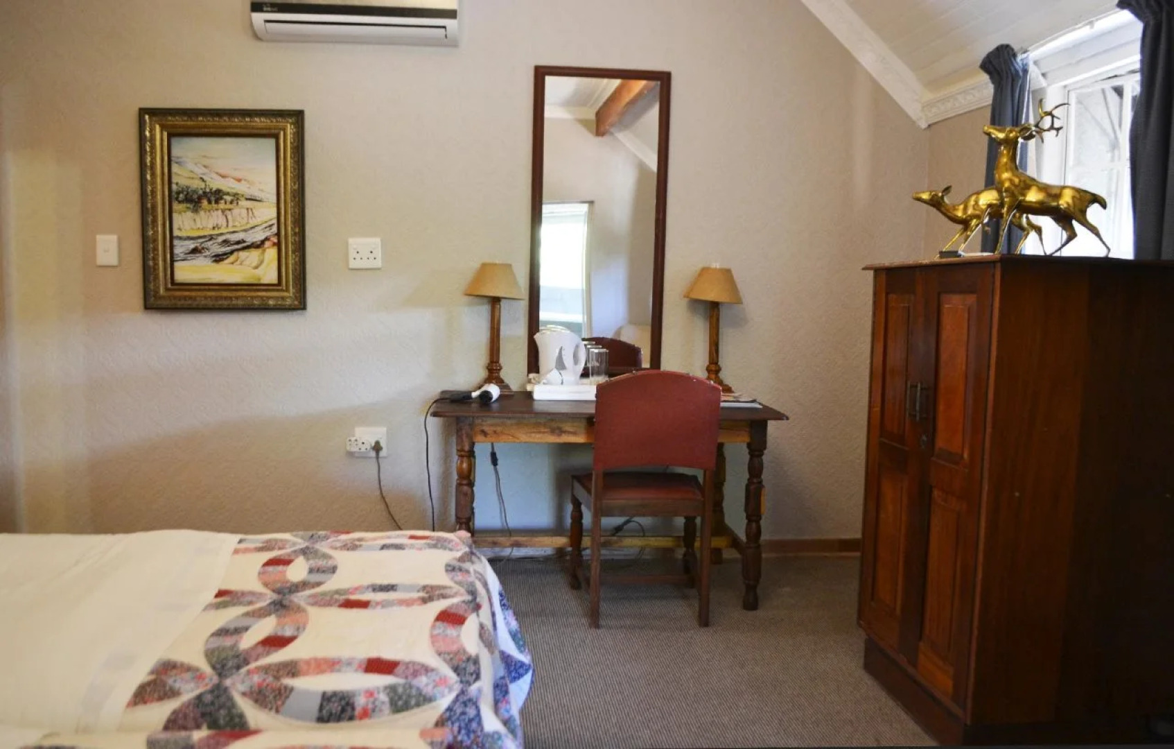 Hobbit Boutique Hotel