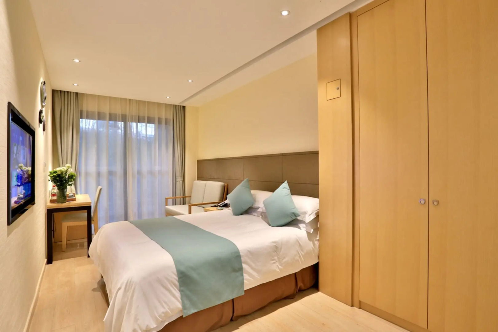 Nostalgia Hotel (West lake Hangzhou)