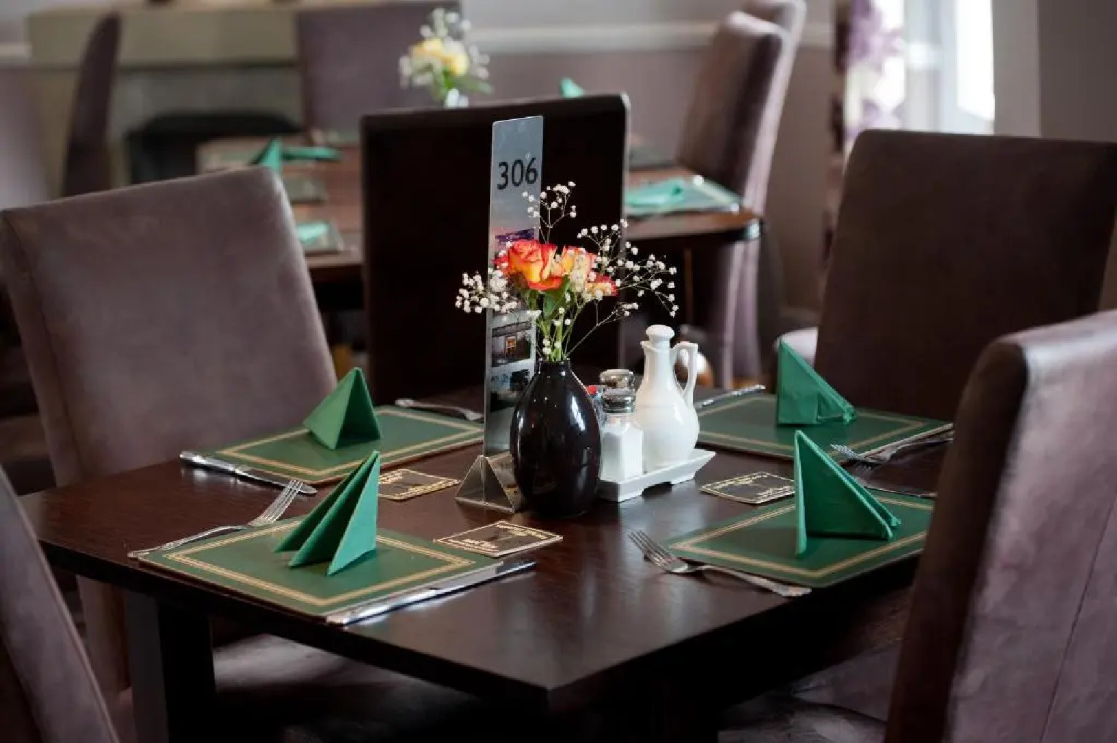 The Racehorses Hotel