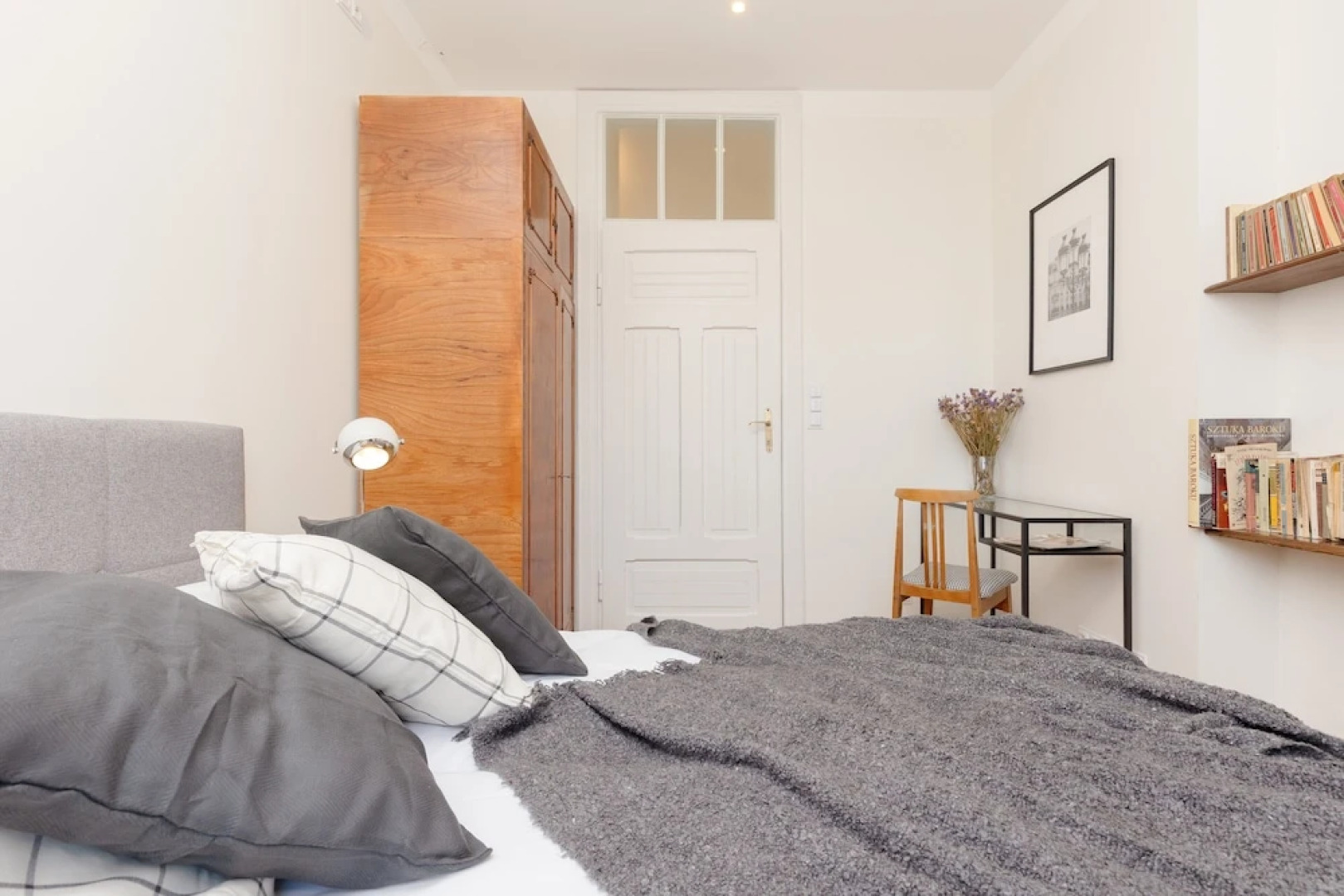 Atmospheric Apartment by Renters