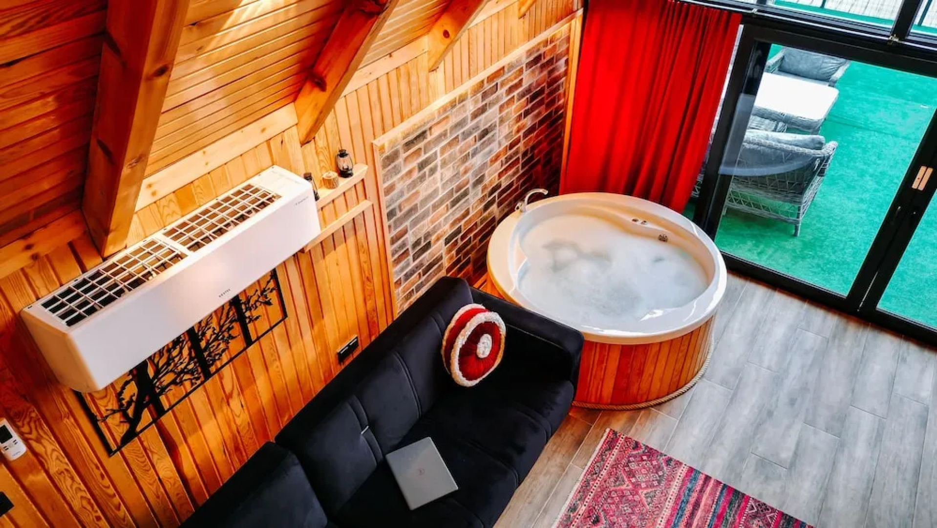 Aurora Suit Bungalov