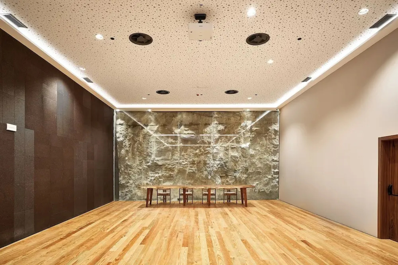 The Log Porto Hotel by Piamonte Hotels