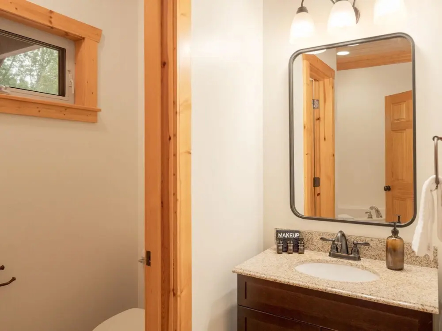 Red Oak by AvantStay Secluded Home w Gorgeous Views Pool Hot Tub Large Deck