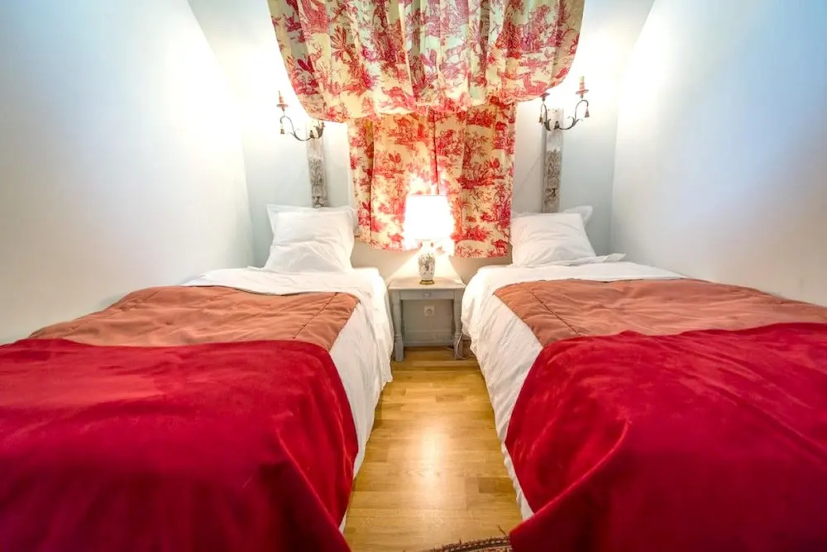 House With 2 Bedrooms in Gennes Val de Loire , With Enclosed Garden and Wifi