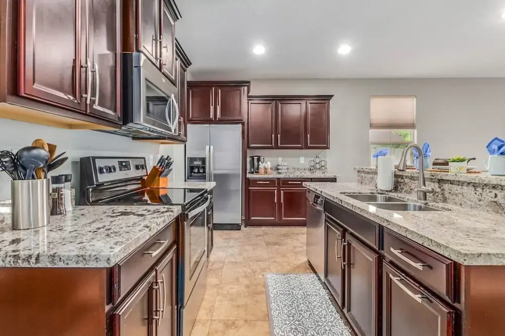 Tucana Seville Gilbert 3 Bedroom Home by RedAwning