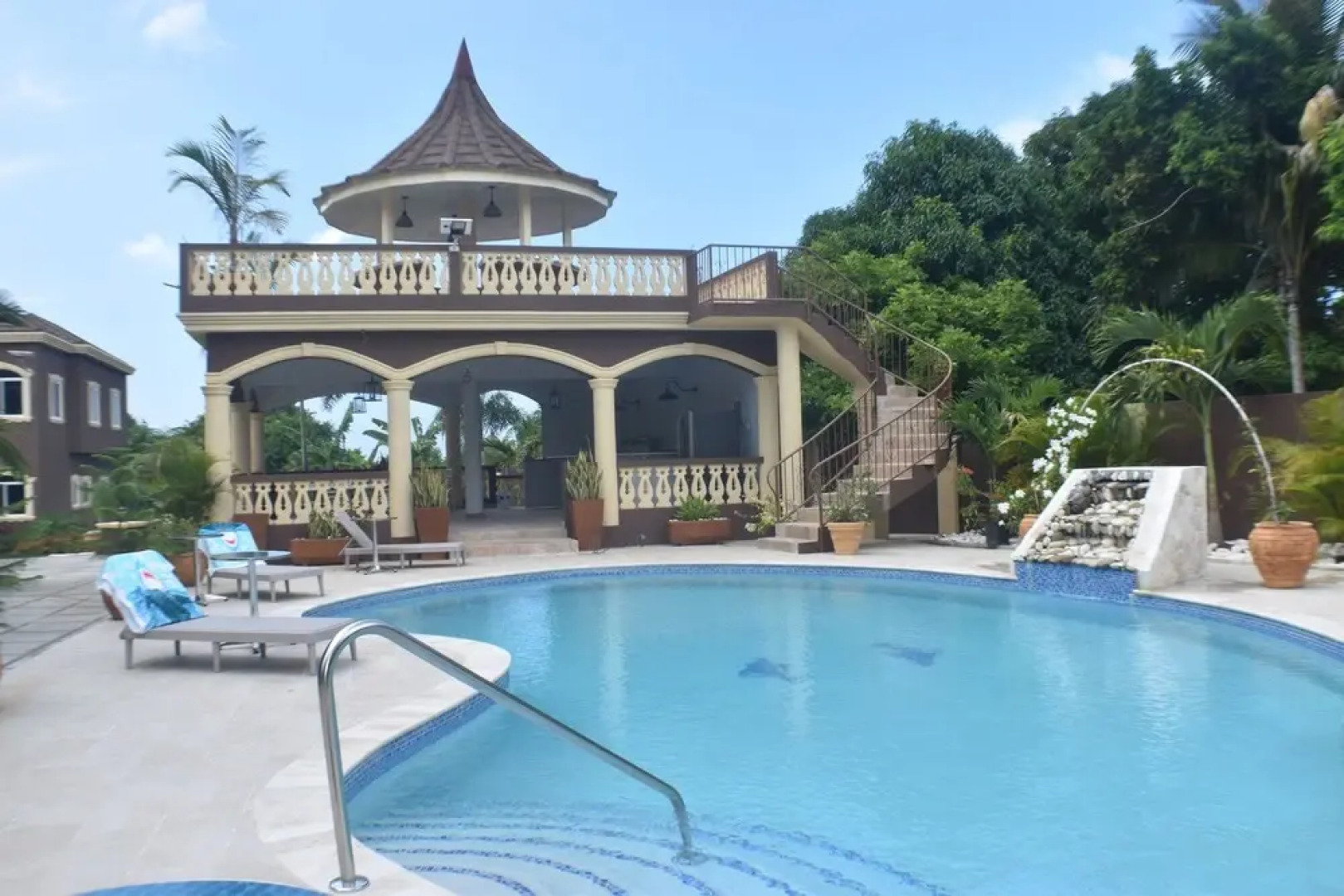 vacation villas runaway bay