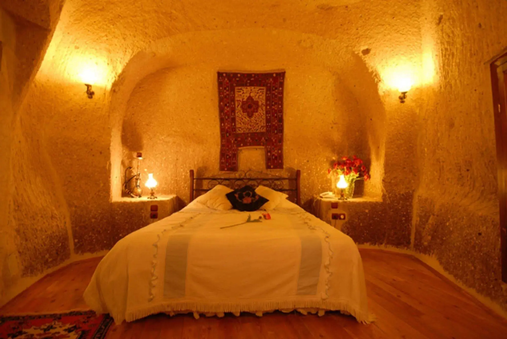 Traveller's Cave Hotel