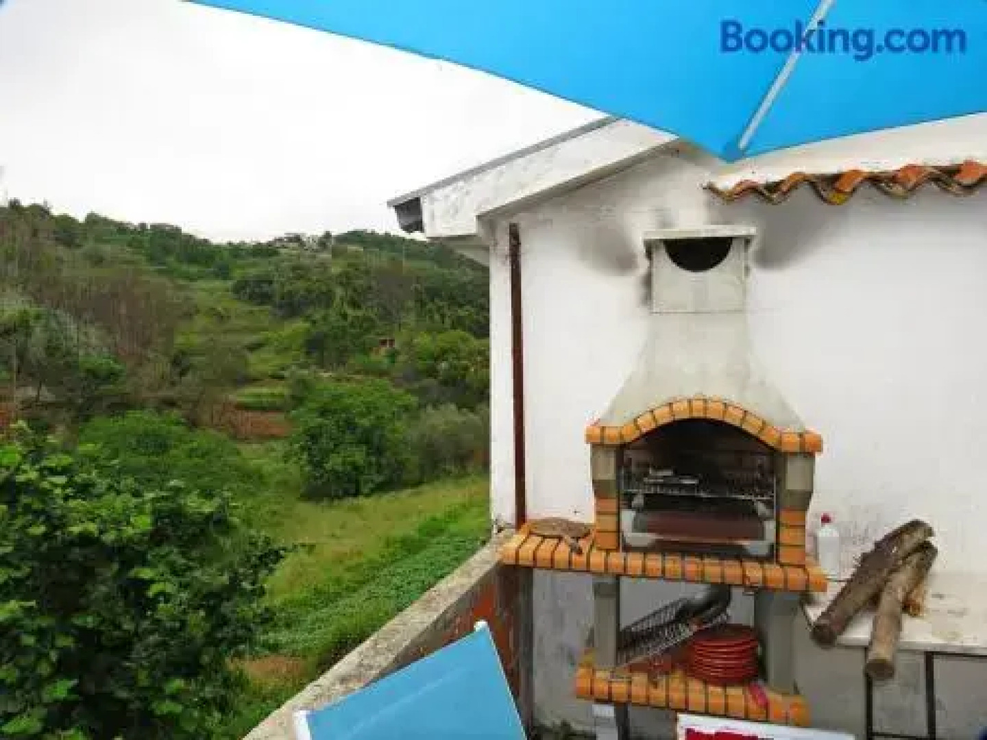 House With one Bedroom in Vale de Colméias, With Furnished Terrace and Wifi - 50 km From the Beach