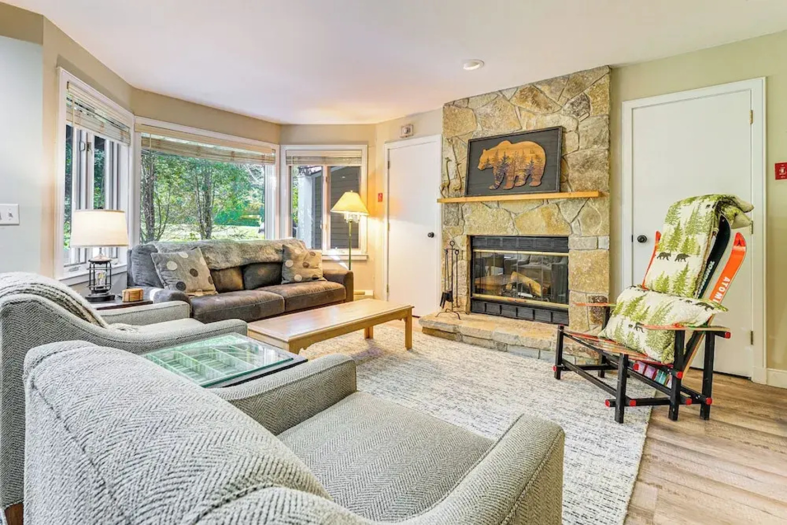 Walk to Ski Lift: Spacious Condo in West Dover!