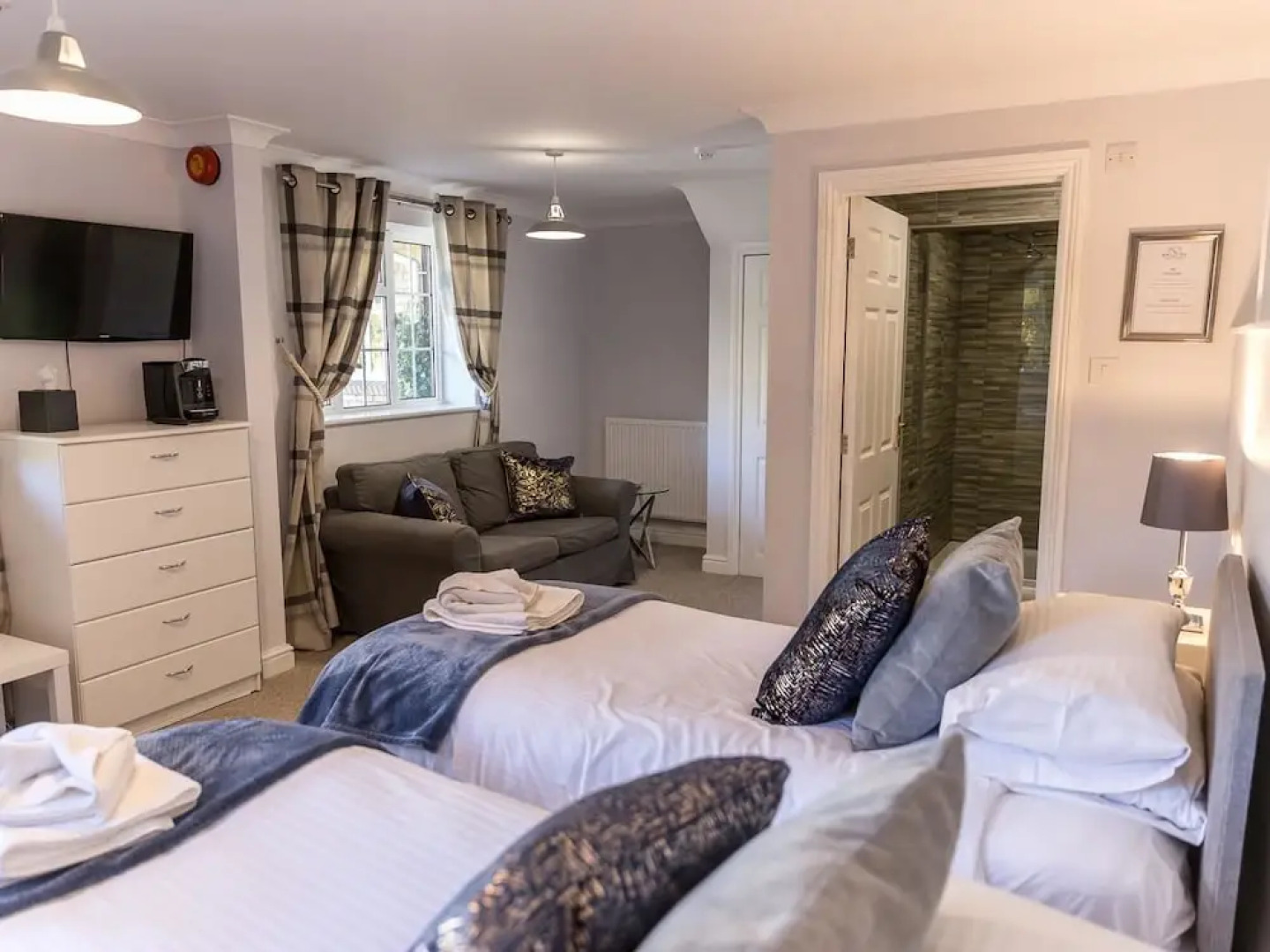 Cricketfield House - Guest House