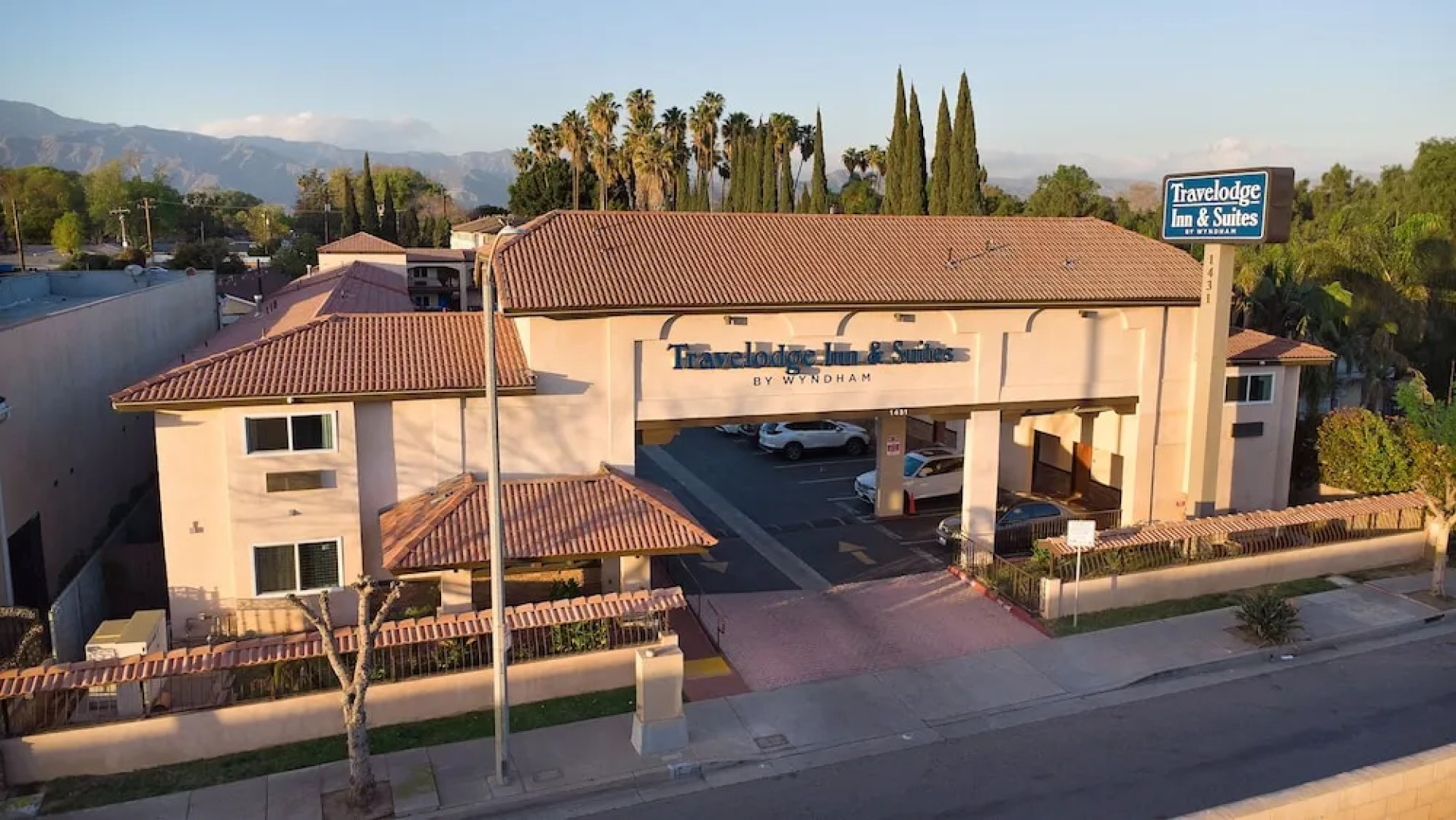 Travelodge Inn & Suites By Wyndham West Covina