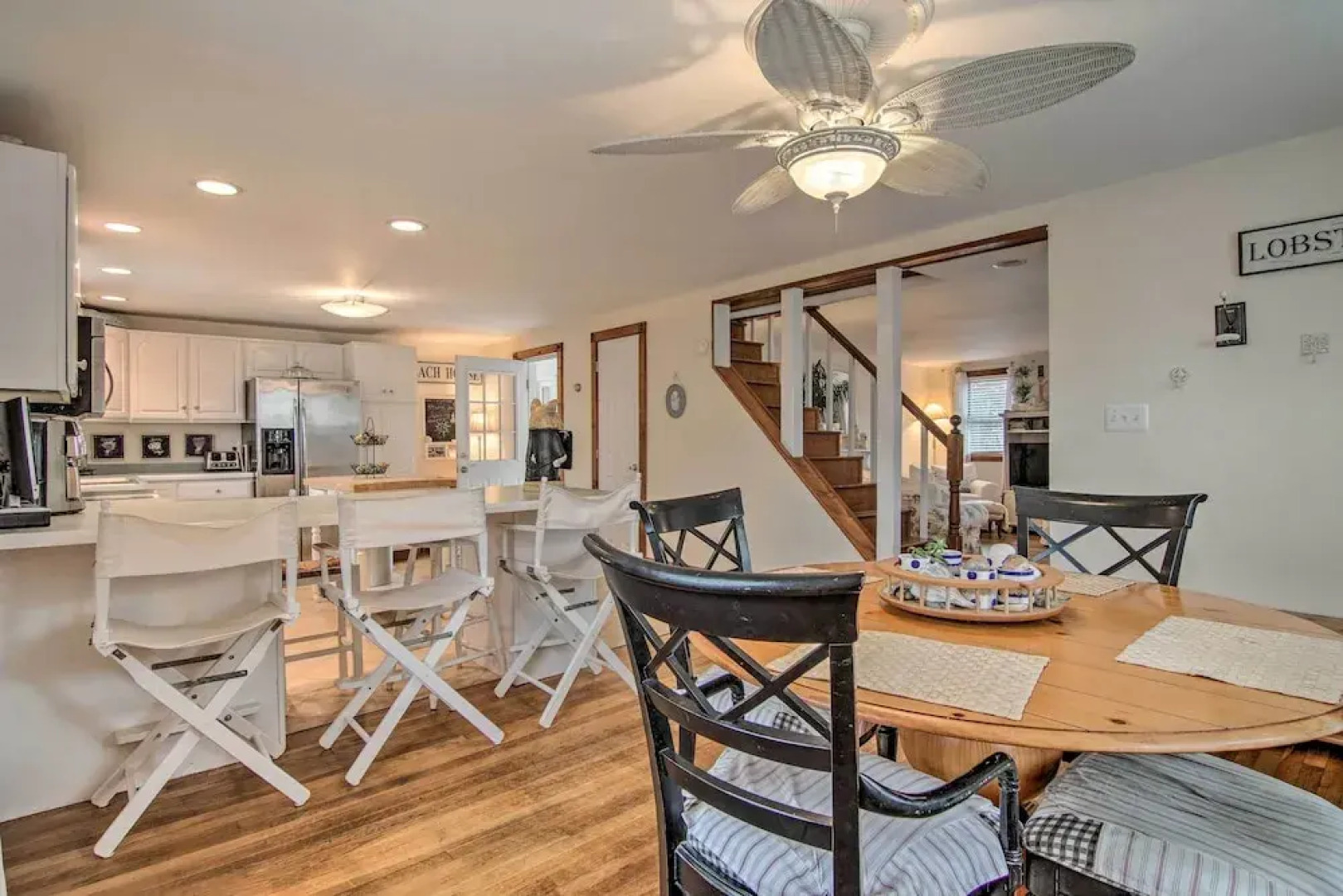 'chincoteague Charm' Escape w/ Bikes & Yard Games!