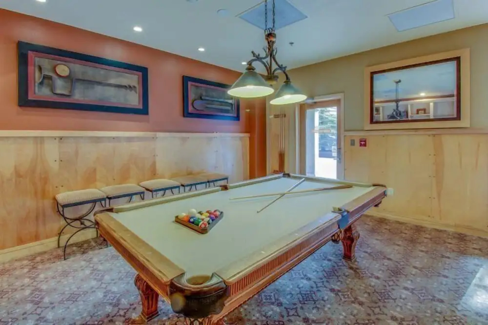 1 Bedroom Mountain Condo in the Heart of River Run Village within walking distance to ski lift