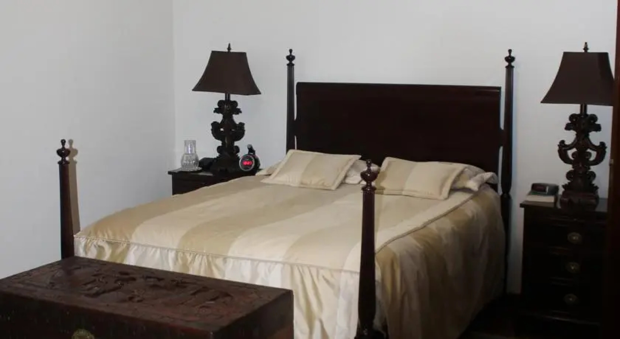 Vivenda com piscina à frente da praia