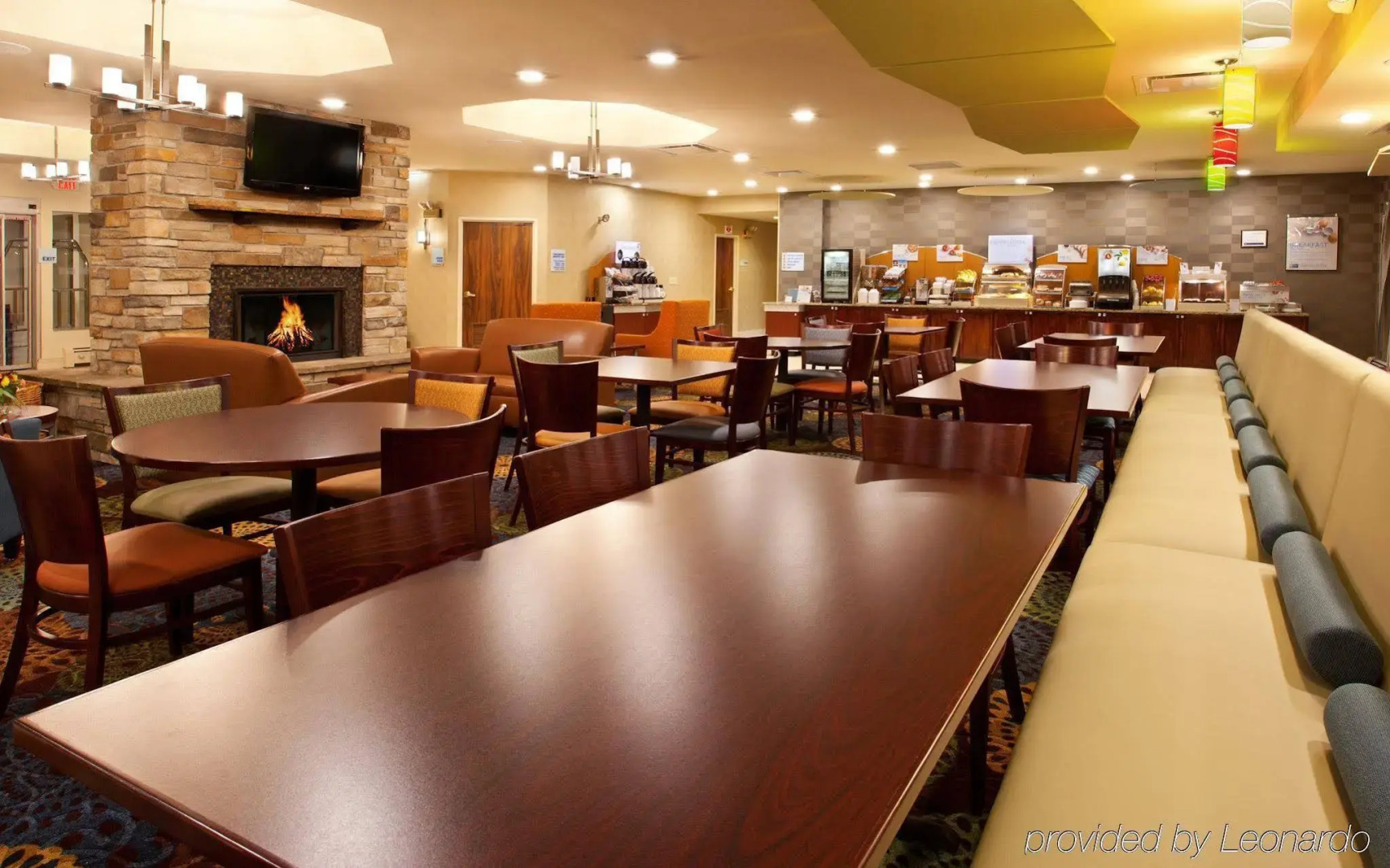 Holiday Inn Express Hotel & Suites Pittsburgh Airport by IHG