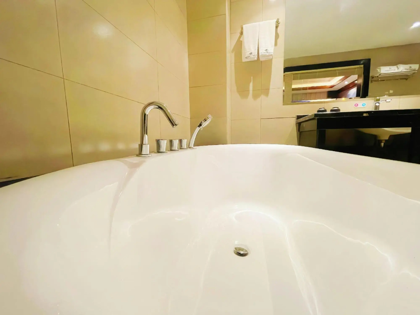 Mijng Qiyuan Minority Theme Hotel