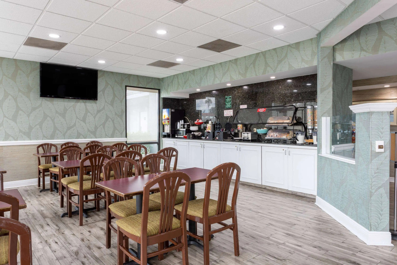 Ramada by Wyndham Altamonte Springs Near I-4