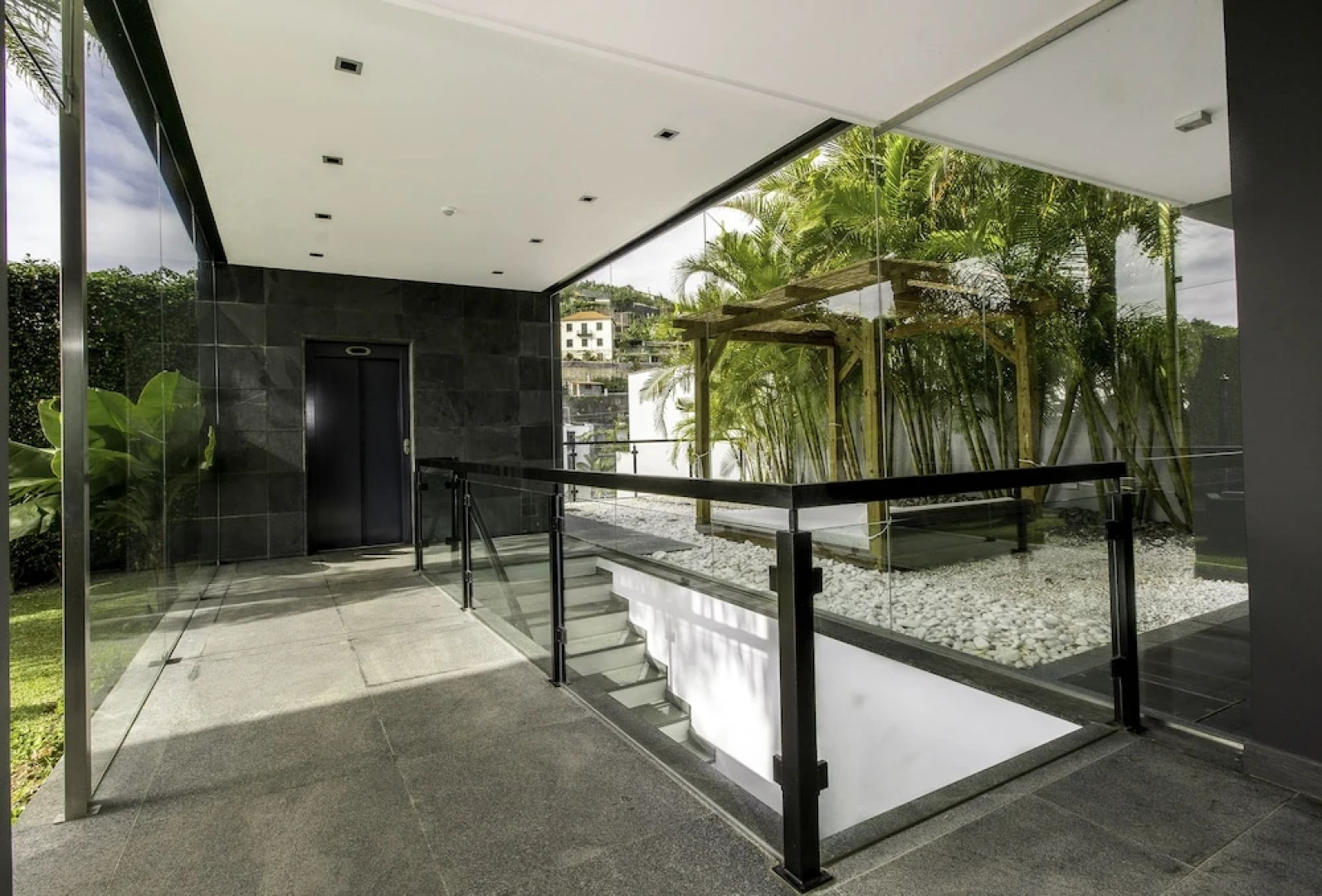 Villa Skylark by MHM