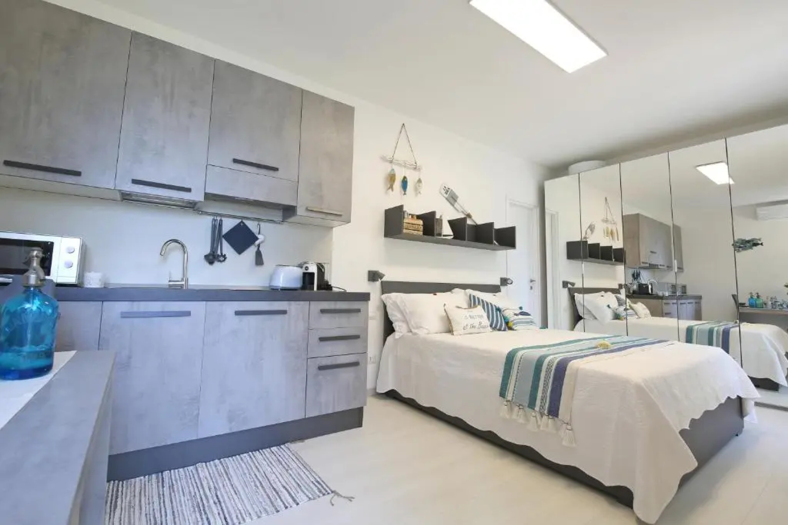 Apartment A lago, private beach and parking