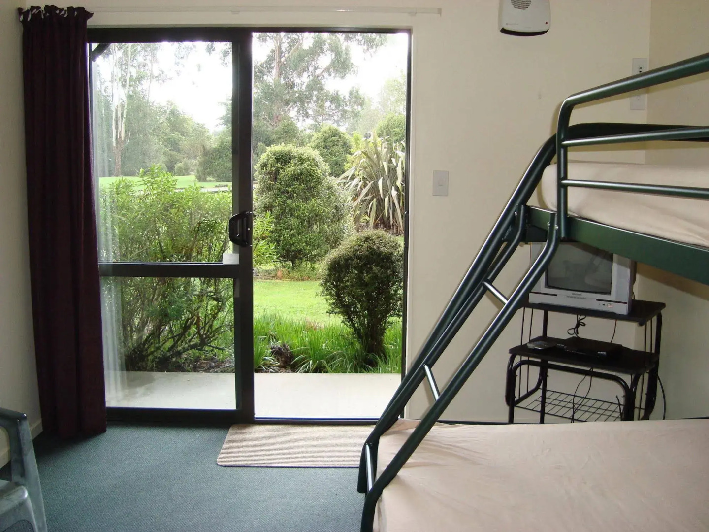 Lake Brunner Country Motel & Holiday Park