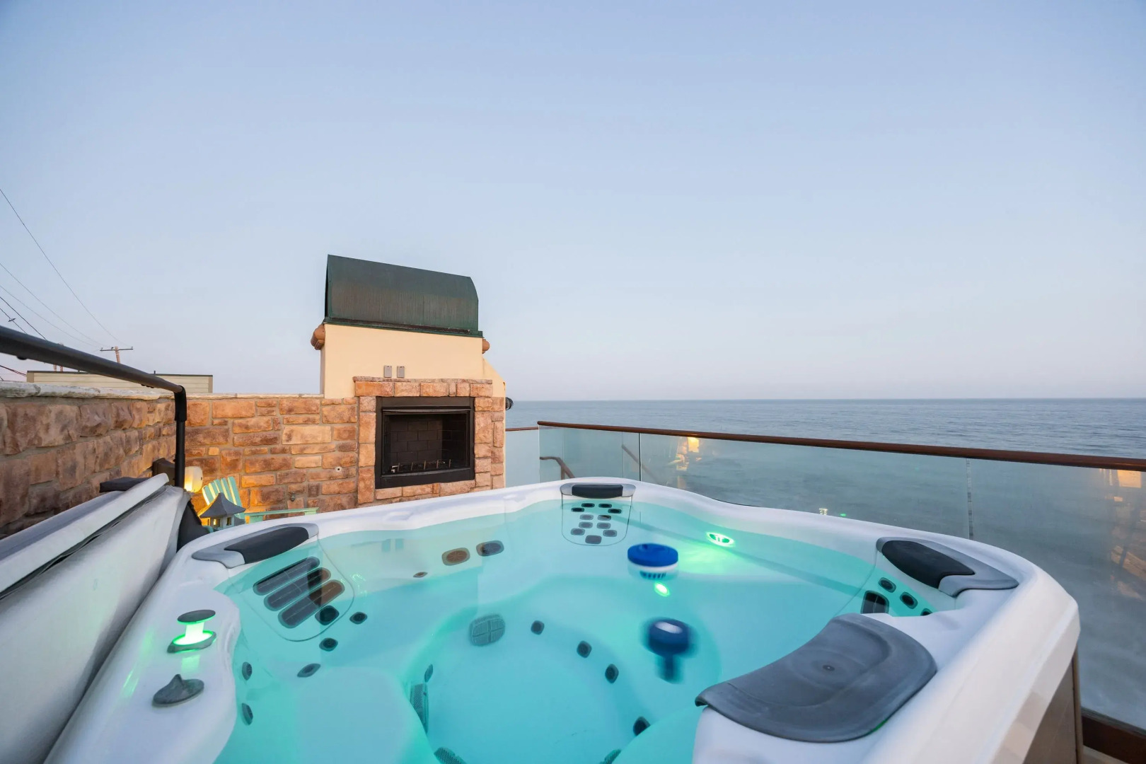 Malibu Beach House Bliss by Avantstay Beachfront + Private Beach Access